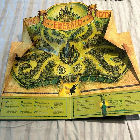 Wicked broadway musical pop up book - Picture 2 of 3